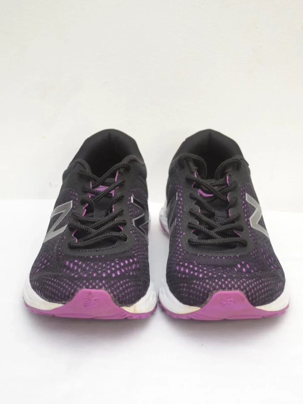 New Balance Women's Arishi Wariscp2 size 8